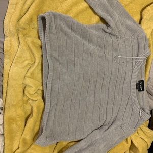 Long sleeve cropped sweater